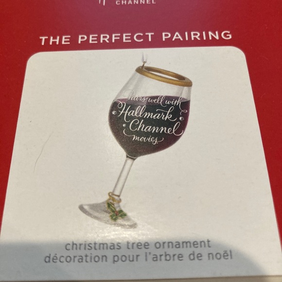 Hallmark Keepsake Ornament 2021, Christmas, The Perfect Pairing, Wine-Brand New! - Picture 2 of 3